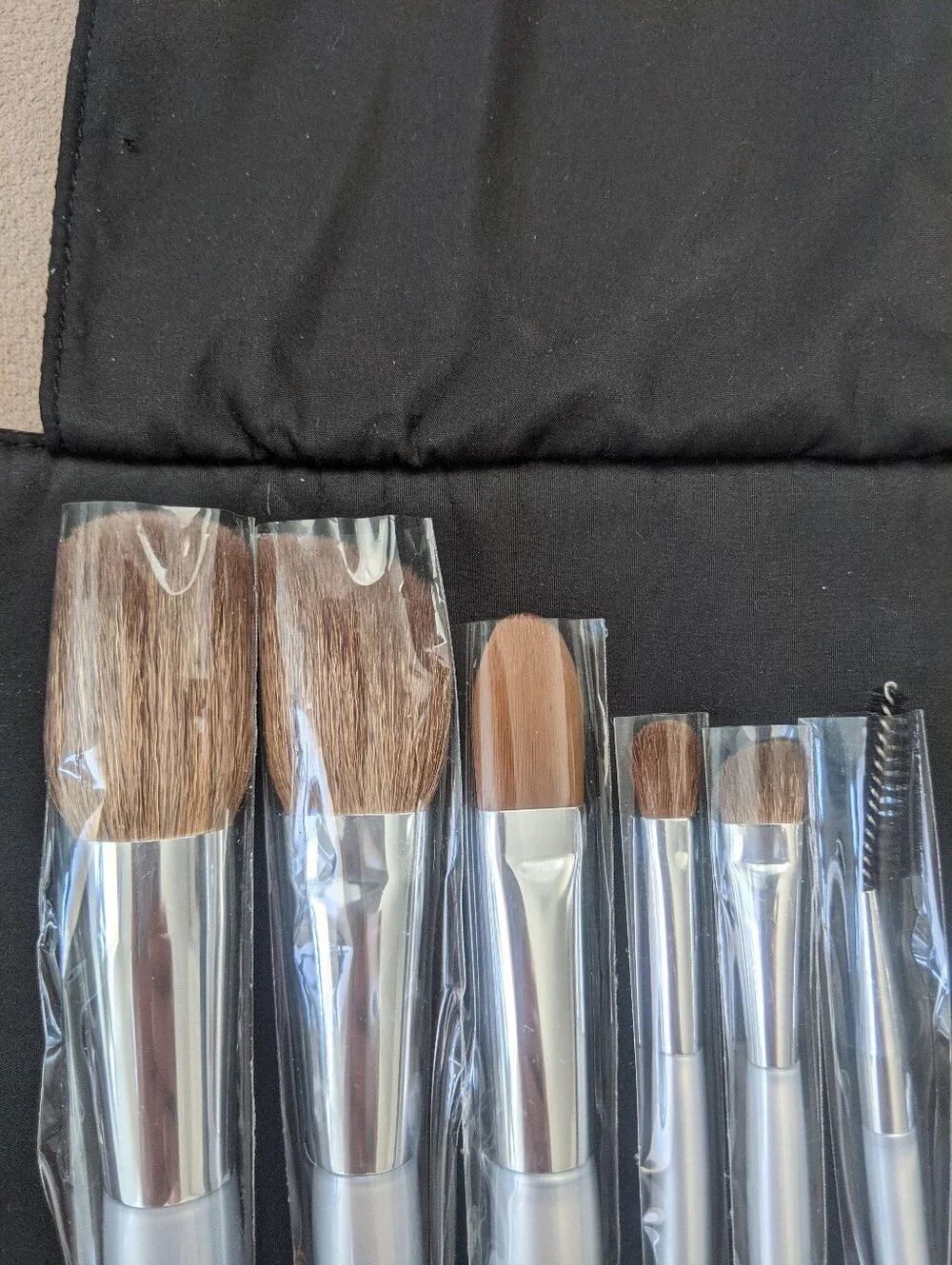 JAFRA Silver Makeup Brush Set with Black Roll